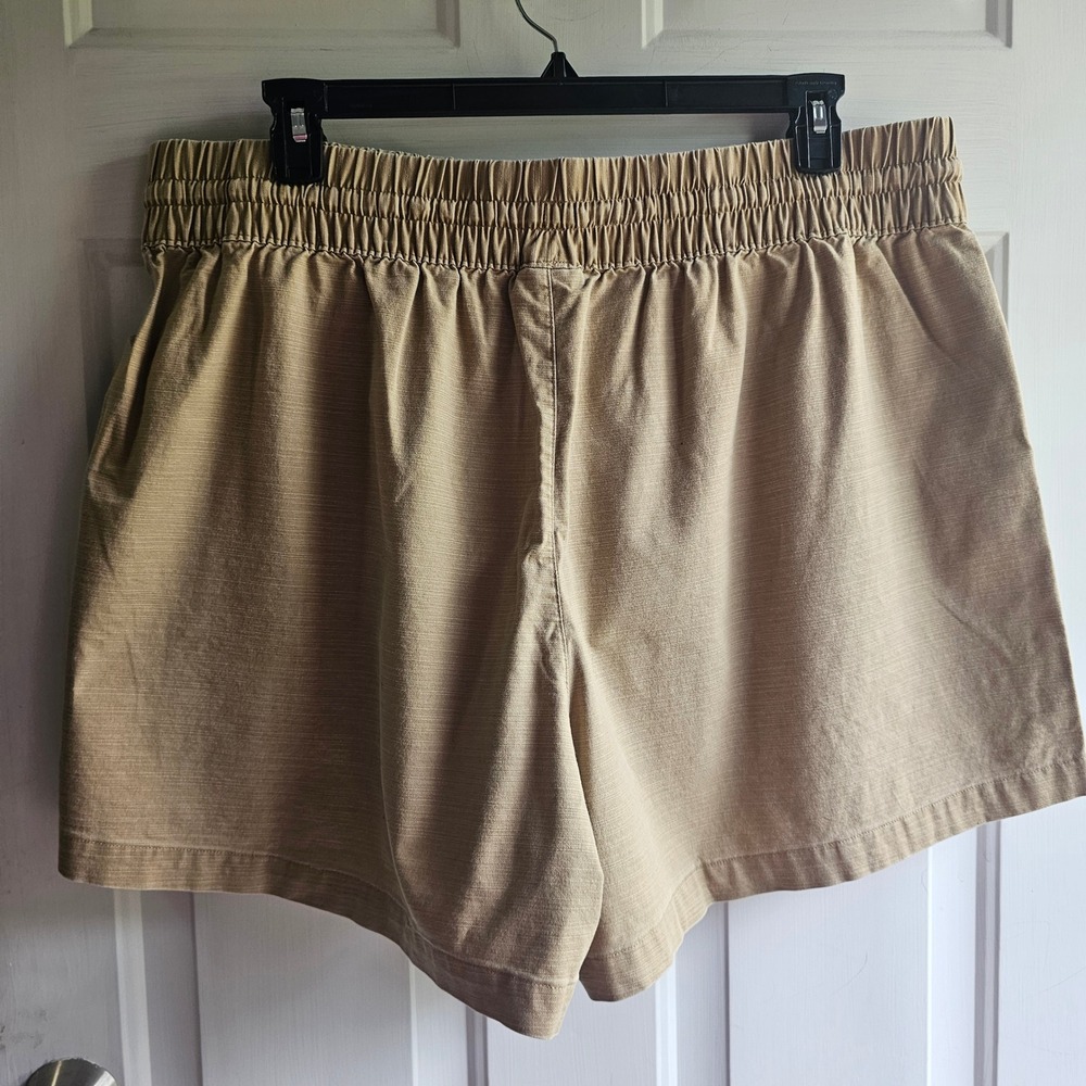 Ava & Viv Womens 1X Khaki Tan Smocked Elastic Waist Utility Shorts - Picture 2 of 8